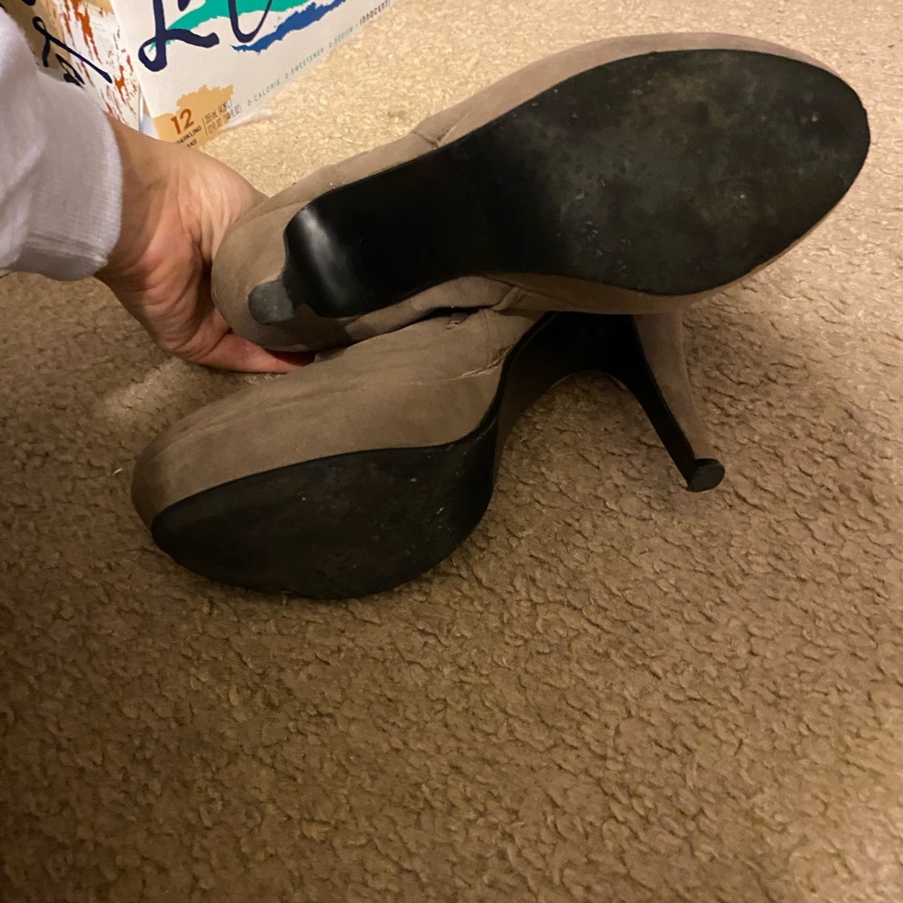 Taupe booties - Picture 9 of 10